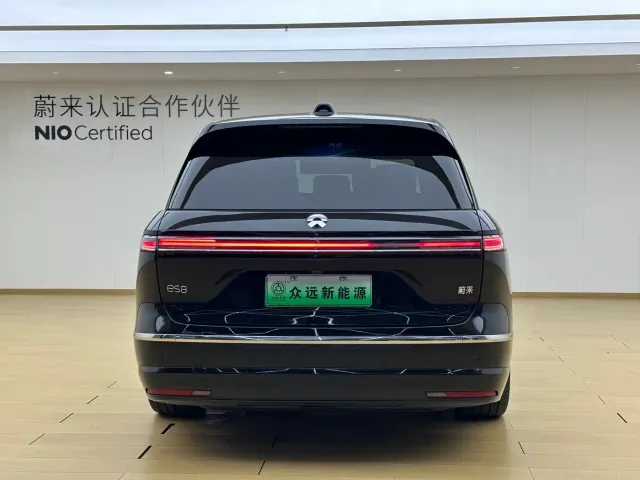 Nio ES8 — Фото автомобиля 24