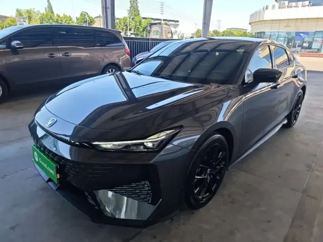Фотография автомобиля — Changan UNI-V