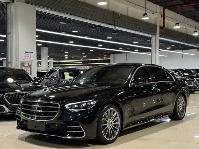 Фотография автомобиля — Mercedes-Benz S-Class