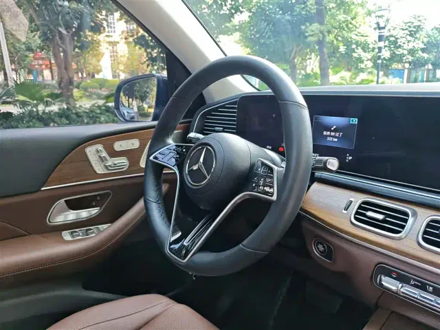 Mercedes-Benz GLE-Class — Фото автомобиля 10