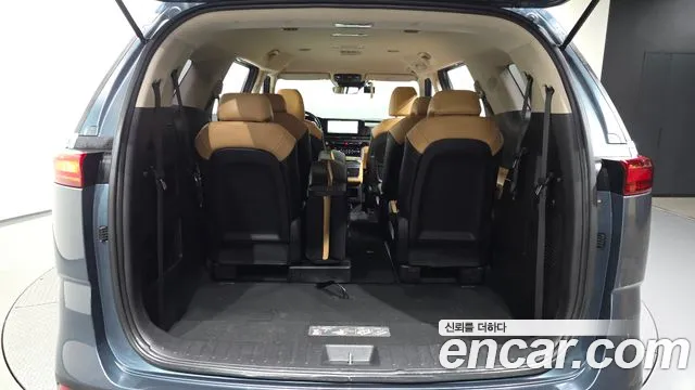Kia Carnival Generation 4 — Фото автомобиля 26