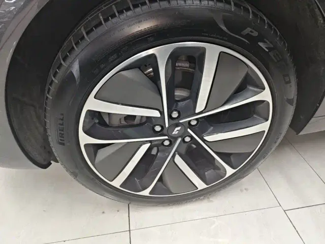 Li Auto L6 — Фото автомобиля 22