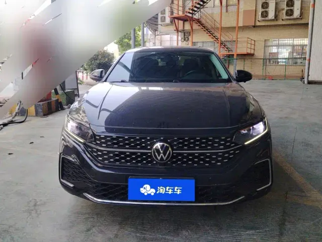 Volkswagen Passat — Фото автомобиля 2