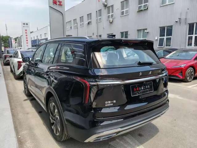 Hongqi HS7 PHEV — Фото автомобиля 9