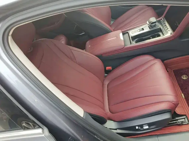 Hongqi H5 — Фото автомобиля 24