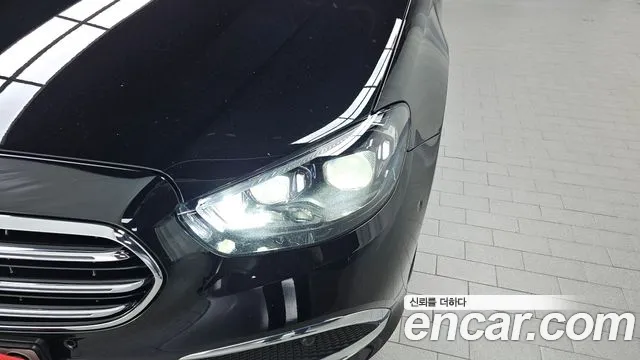 Mercedes-Benz E-Class — Фото автомобиля 22