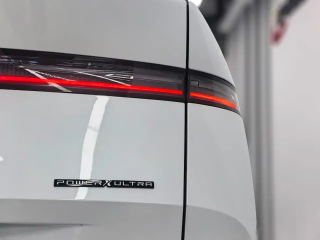 Xpeng X9 — Фото автомобиля 5