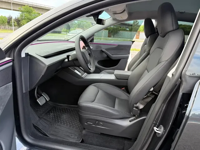 Tesla Model Y — Фото автомобиля 10
