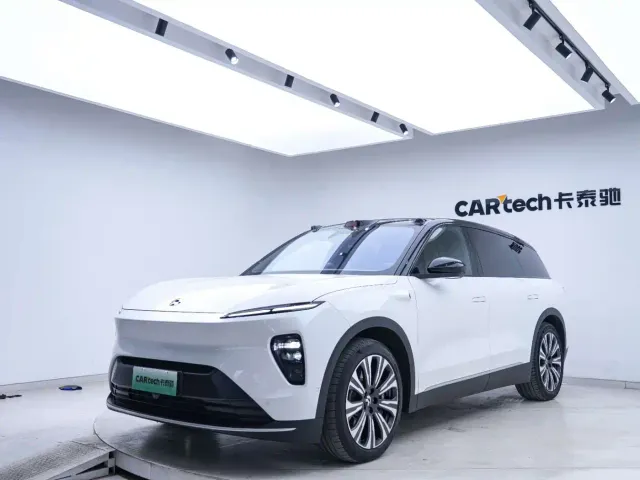 Nio ES8 — Фото автомобиля 13