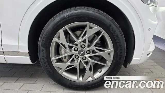 Genesis GV70 — Фото автомобиля 6