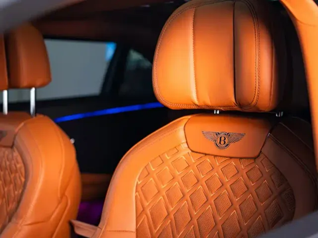 Bentley Flying Spur — Фото автомобиля 18