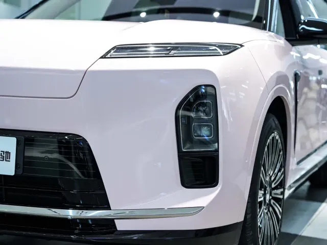 Nio ES8 — Фото автомобиля 5
