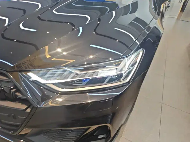 Audi A7L — Фото автомобиля 23