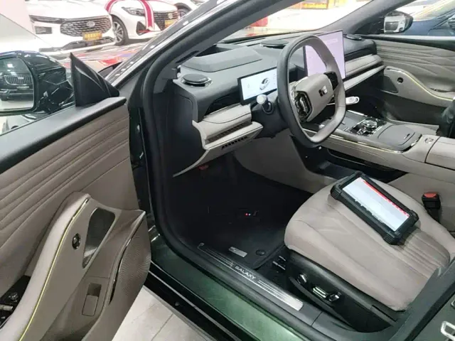Geely Galaxy Xingyao 8 — Фото автомобиля 15