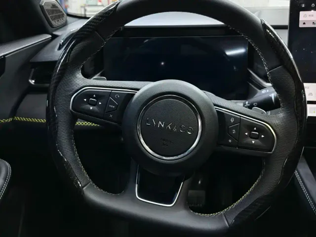 Lynk & Co 03 — Фото автомобиля 10