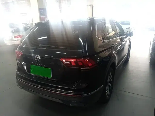 Volkswagen Tiguan L — Фото автомобиля 6