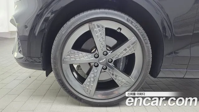 Genesis GV70 — Фото автомобиля 5