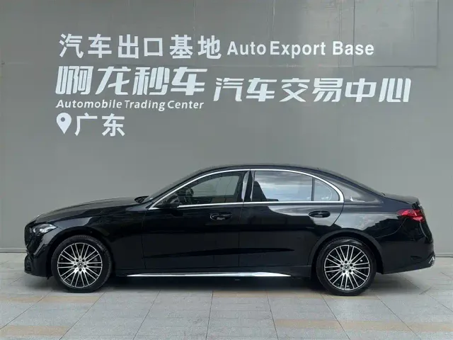 Mercedes-Benz C-Class — Фото автомобиля 3