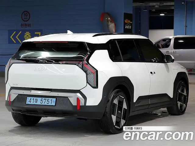 Kia EV3 — Фото автомобиля 4