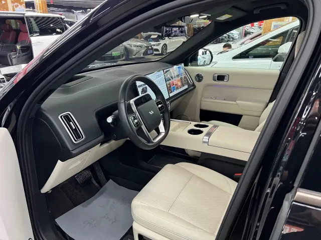 Li Auto L9 — Фото автомобиля 6