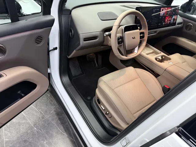 Li Auto i6 — Фото автомобиля 4
