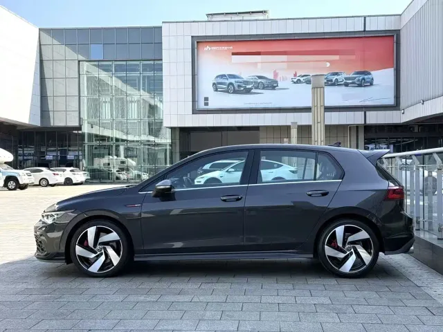 Volkswagen Golf GTI — Фото автомобиля 8