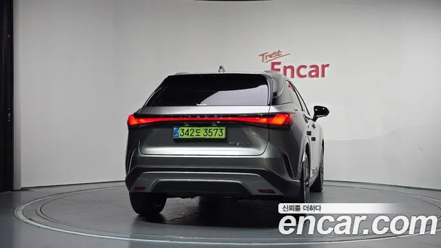 Lexus RX — Фото автомобиля 4