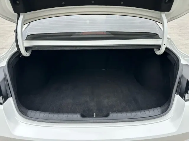 Hyundai Elantra — Фото автомобиля 21