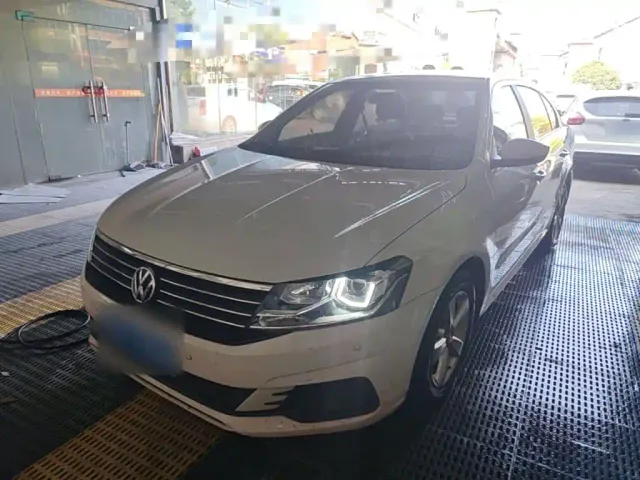 Фотография автомобиля — Volkswagen Lavida