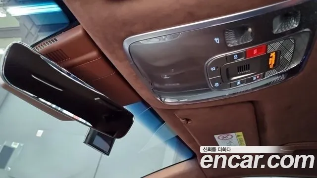 Genesis G90 Бензин 3.5 турбо AWD — Фото автомобиля 17