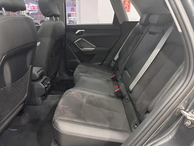 Audi Q3 — Фото автомобиля 10