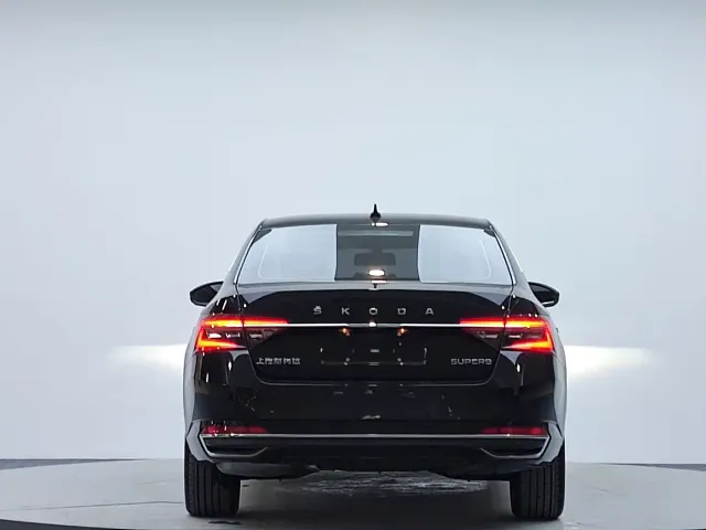 Skoda Superb — Фото автомобиля 20