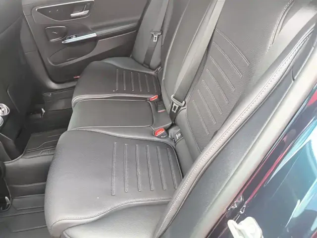 Mercedes-Benz C-Class — Фото автомобиля 16