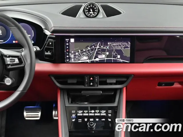 Porsche Macan — Фото автомобиля 14