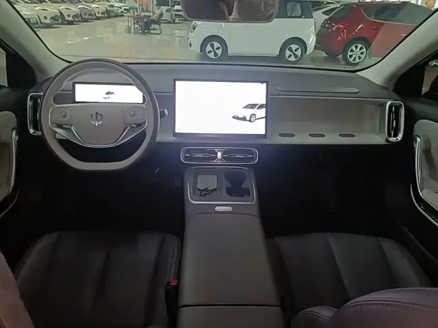 Leapmotor B01 — Фото автомобиля 9