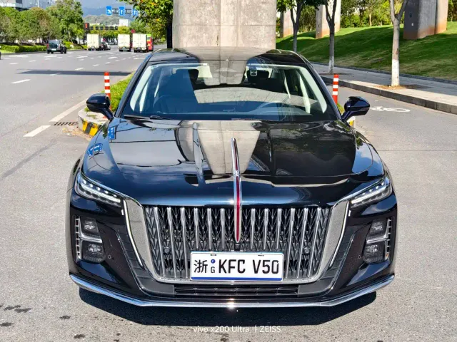 Hongqi H5 — Фото автомобиля 2