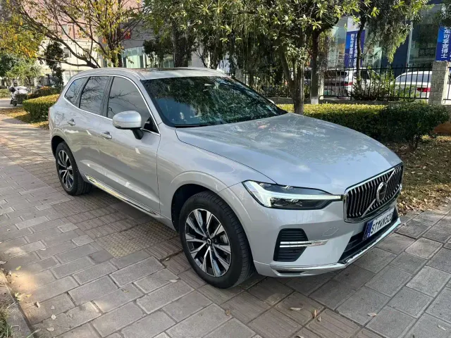 Volvo XC60 — Фото автомобиля 3