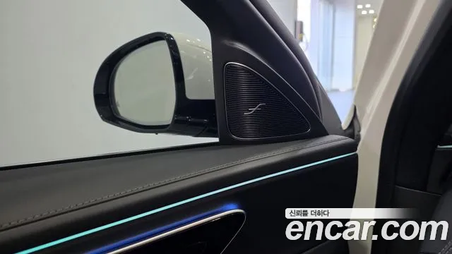 Mercedes-Benz E-Class — Фото автомобиля 18