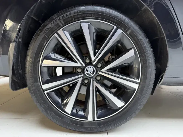 Skoda Superb — Фото автомобиля 8
