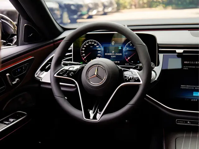 Mercedes-Benz E-Class — Фото автомобиля 17