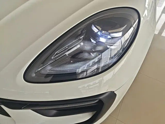 Porsche Macan — Фото автомобиля 23