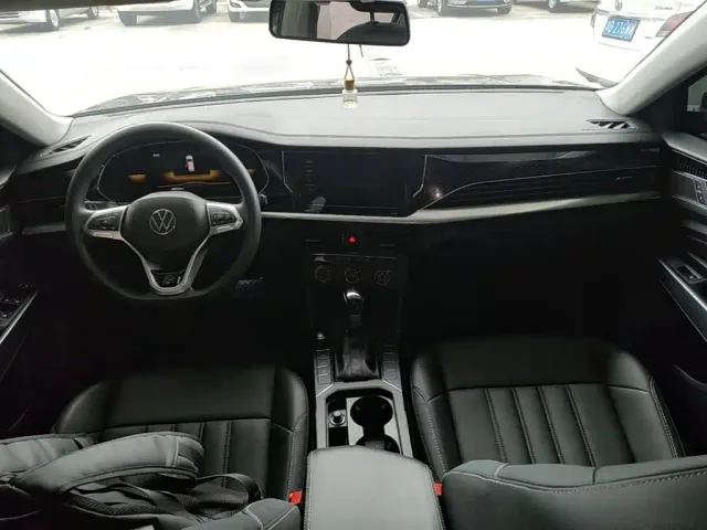 Volkswagen Passat — Фото автомобиля 9