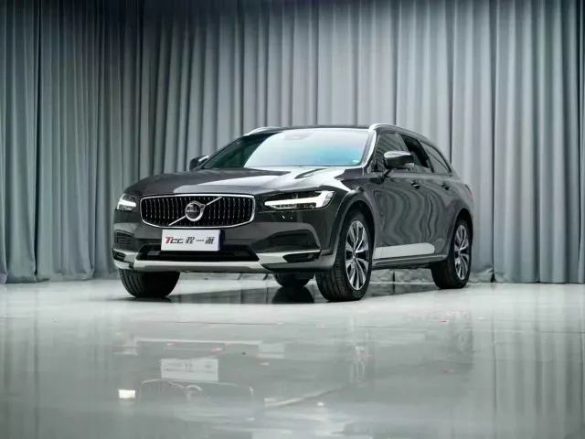 Volvo V90 — Фото автомобиля 3