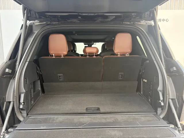 Lincoln Navigator — Фото автомобиля 14