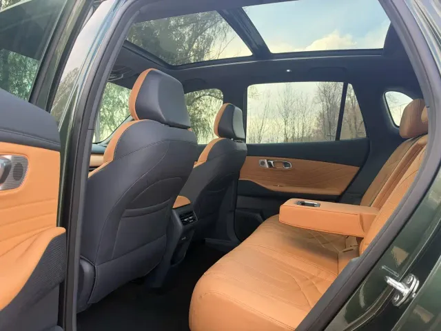 Geely Galaxy Starship 7 EM-i — Фото автомобиля 5