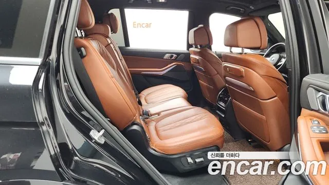 BMW X7 — Фото автомобиля 11