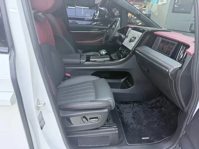 GAC Trumpchi E9 — Фото автомобиля 8
