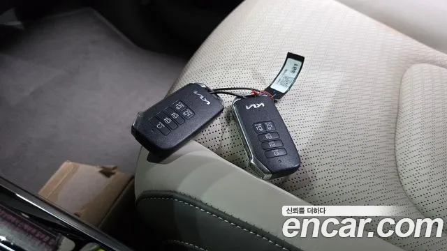 Kia Carnival Generation 4 — Фото автомобиля 21