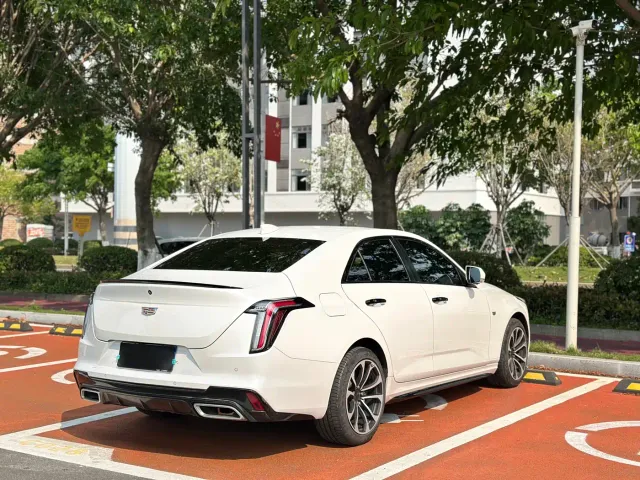 Cadillac CT4 — Фото автомобиля 6