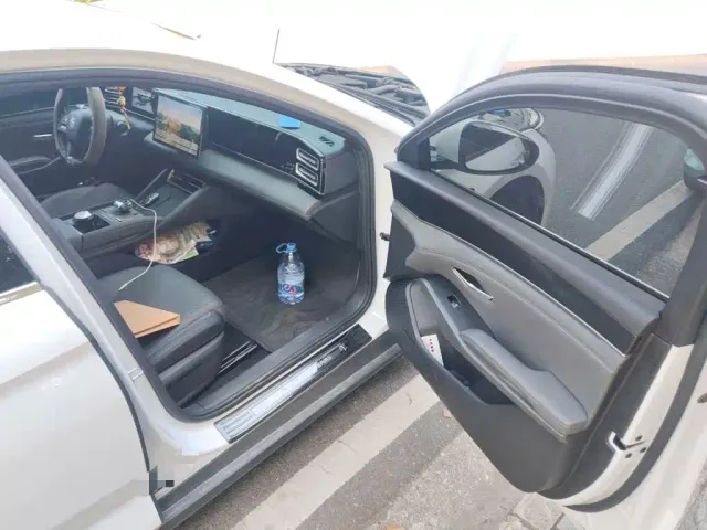 BYD Qin L — Фото автомобиля 16